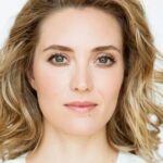 เอเวลีน โบรชู (Evelyne Brochu)