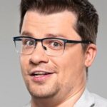 การิค คาร์ลามอฟ (Garik Kharlamov)