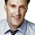 เอียน บราวน์ (Ian Brown)