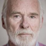 เอียน แม็คเอลฮินนีย์ (Ian McElhinney)