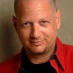 เจ.เจ. โคเฮน (J.J. Cohen)