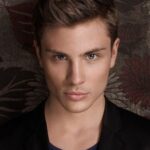 ยานนิค ชูมันน์ (Jannik Schümann)