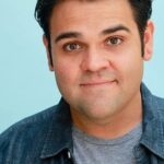 จอห์นนี่ สคูร์ติส (Johnny Skourtis)