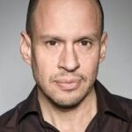 โจนาธาน ซากัลล์ (Jonathan Sagall)