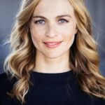 จูลี่ เองเงิลเบรชท์ (Julie Engelbrecht)