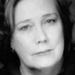 จูลี่ แฮมิลตัน (Julie Hamilton)