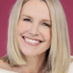 เคลลี่ คอลลินส์ ลินซ์ (Kelly Collins Lintz)