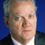 เคนเนธ แมคมิลแลน (Kenneth McMillan)