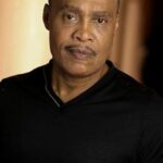 แอล. วอร์เรน ยัง (L. Warren Young)