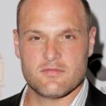 แลร์รี่ มิตเชลล์ (Larry Mitchell)