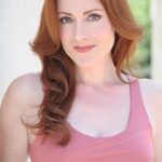 ลอร่า ดิกกินสัน (Laura Dickinson)