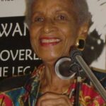 ลอยส์ เคลลี่-มิลเลอร์ (Lois Kelly-Miller)