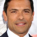 มาร์ค คอนซูเอลอส (Mark Consuelos)