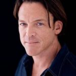 มาร์ค คีลี่ (Mark Kiely)