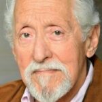 ไมค์ นัสบอม (Mike Nussbaum)