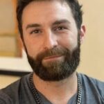 มิโกะ ฮิวจ์ส (Miko Hughes)