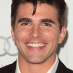 ไมล์ส ฟิชเชอร์ (Miles Fisher)