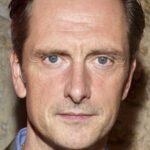 นิโคลัส กลีฟส์ (Nicholas Gleaves)