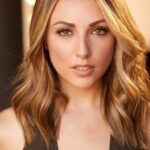 นิโคล่า โพเซนเนอร์ (Nicola Posener)