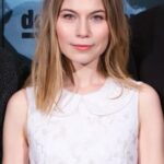 นอร่า วัลด์สเตตเทน (Nora Waldstätten)