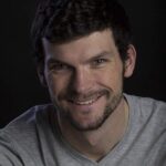 โอเว่น บาร์ตัน (Owen Barton)