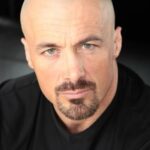 พอล ลาเซนบี้ (Paul Lazenby)