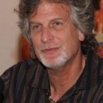 พอล โธมัส (Paul Thomas)