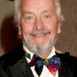 ปีเตอร์ เดนนิส (Peter Dennis)