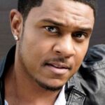 พูช ฮอลล์ (Pooch Hall)