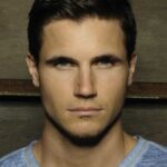 ร็อบบี้ อเมลล์ (Robbie Amell)