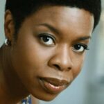 โรสลิน รัฟ (Roslyn Ruff)