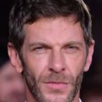 แซม เฮเซลไดน์ (Sam Hazeldine)