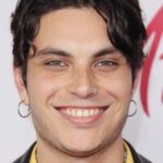 ซามูเอล ลาร์เซ่น (Samuel Larsen)
