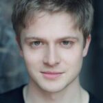 ไซมอน กินตี้ (Simon Ginty)