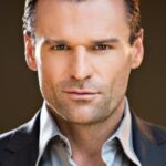 สตีเฟน ดันเลวี (Stephen Dunlevy)