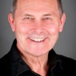 สตีเฟน เกลดฮิลล์ (Stephen Gledhill)