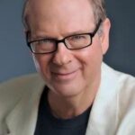 สตีเฟน โทโบโลฟสกี้ (Stephen Tobolowsky)