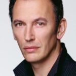 สตีฟ วาเลนไทน์ (Steve Valentine)