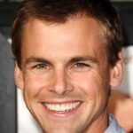 ทอมมี่ ดิวอี้ (Tommy Dewey)