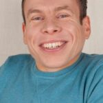 วอร์วิค เดวิส (Warwick Davis)