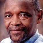 วินสตัน เอ็นโชน่า (Winston Ntshona)