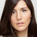 โซอี้ แครอลล์ (Zoe Carroll)