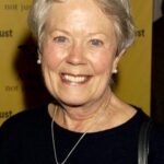 แอนเน็ตต์ ครอสบี้ (Annette Crosbie)