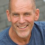 เบตส์ ไวล์เดอร์ (Bates Wilder)