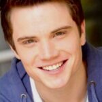 คาเมรอน ดีน สจ๊วร์ต (Cameron Deane Stewart)