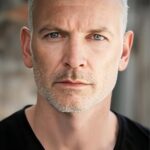 คาเมรอน สจ๊วต (Cameron Stewart)