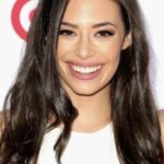 โคลอี บริดเจส (Chloe Bridges)