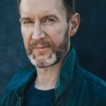 คริส แบร์รี่ (Chris Barry)