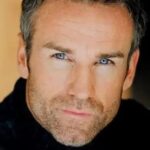 คอน เชลล์ (Con Schell)