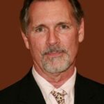 คอตเตอร์ สมิธ (Cotter Smith)